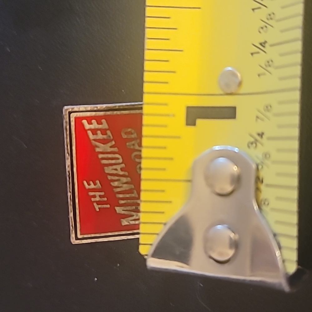 Vintage The Milwaukee Road Railway/Railroad Logo  Lapel Pin - Picture 3 of 4